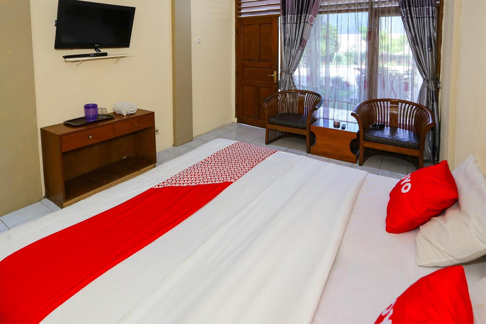 Capital O 93349 Hotel Gondangdia โบกอร์ ภายนอก รูปภาพ