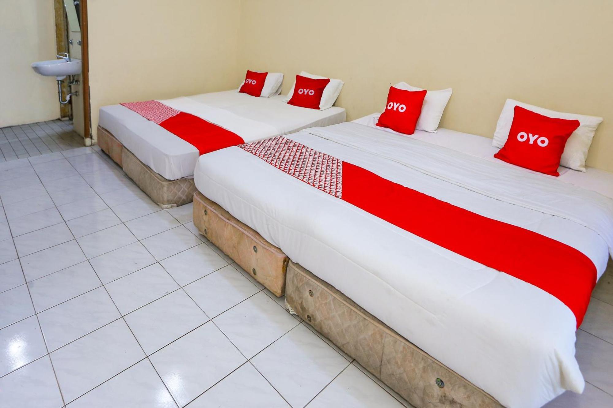 Capital O 93349 Hotel Gondangdia โบกอร์ ภายนอก รูปภาพ