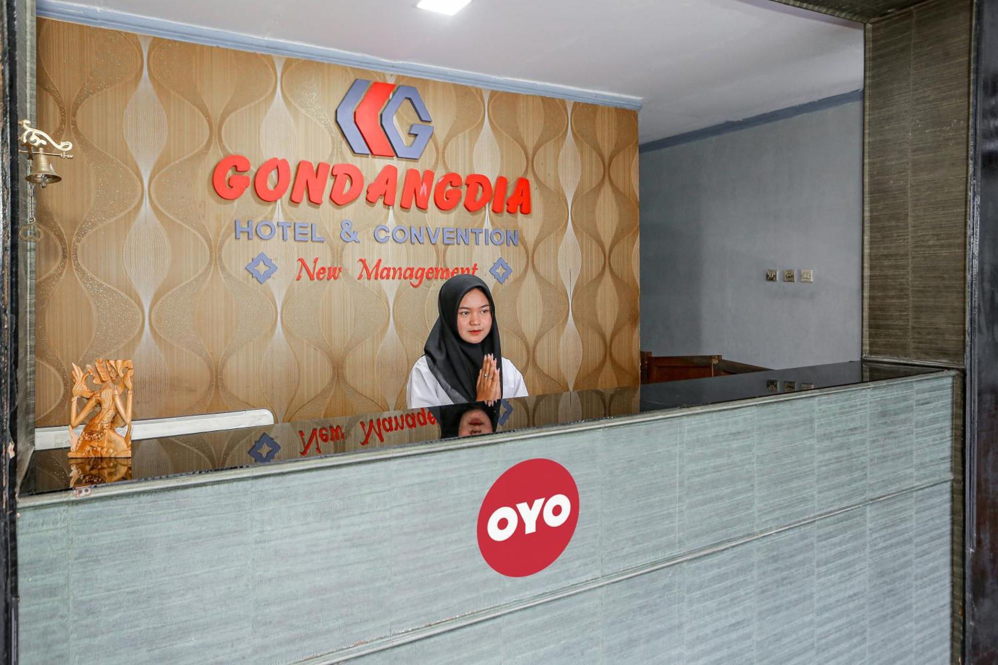 Capital O 93349 Hotel Gondangdia โบกอร์ ภายนอก รูปภาพ